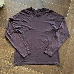 Men’s long sleeve lululemon tee